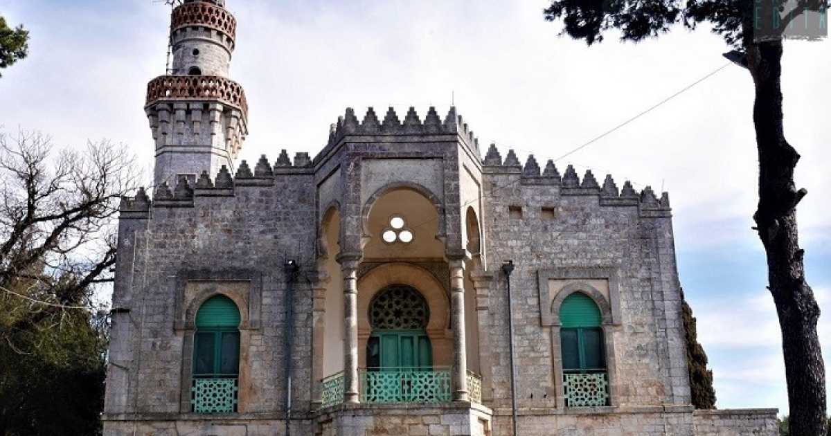 Fasano, nella Selva c'� il "Minareto": fiabesco edificio inutilizzato da decenni